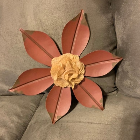 Rusty red metal wall decor - Picture 1 of 1